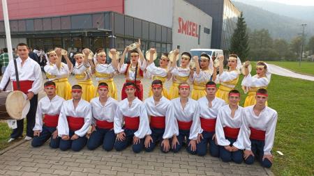 KUD Toplica pred dvorano 